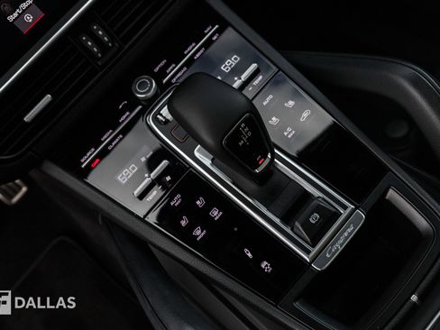 Used 2021 Porsche Cayenne S image 26