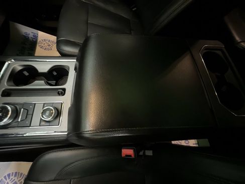 Used 2018 Ford Expedition XLT w/ Equipment Group 202A AWD/4WD image 25