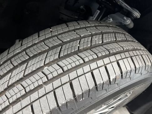 Used 2024 Jeep Grand Cherokee Limited image 39