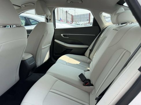 Certified 2025 Hyundai Sonata SEL AWD/4WD image 13