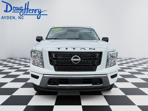 Used 2024 Nissan Titan SV AWD/4WD image 8