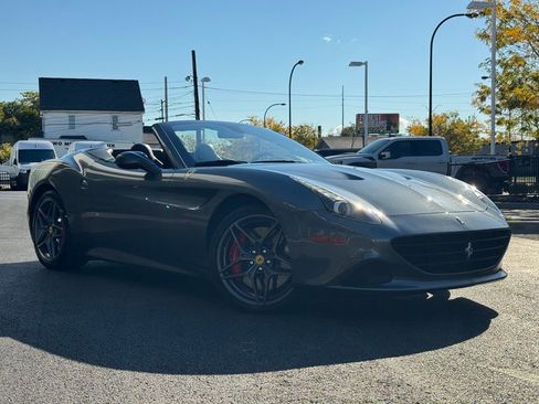 Used 2016 Ferrari California T image 10