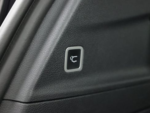 Used 2025 Chrysler Pacifica Select FWD image 39