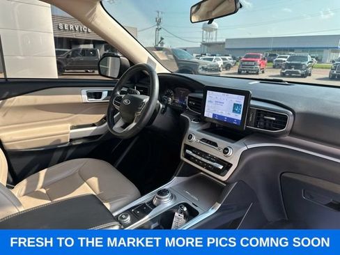 Used 2022 Ford Explorer XLT w/ Equipment Group 202A AWD/4WD image 10