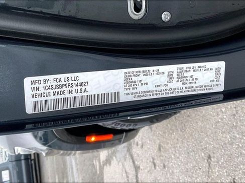 Used 2024 Jeep Wagoneer L Series II w/ Flexible Seating Group image 14