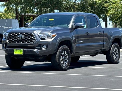 Used 2023 Toyota Tacoma TRD Off-Road w/ Advanced Technology Package AWD/4WD image 16