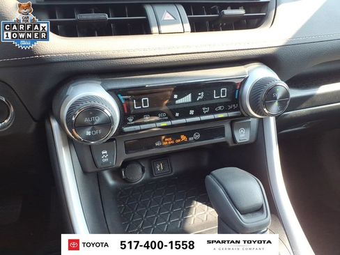 Used 2025 Toyota RAV4 XLE AWD/4WD image 20