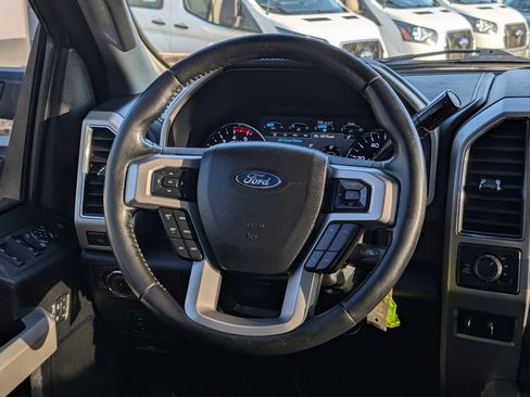 Used 2019 Ford F250 Lariat image 16