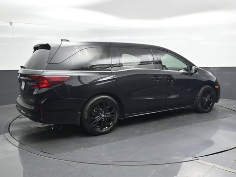 Used 2025 Honda Odyssey Elite image 2