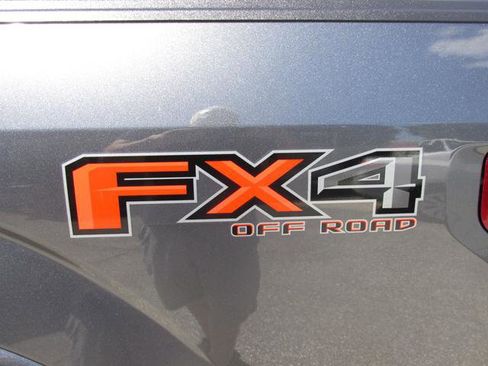 Used 2018 Ford F150 XLT w/ Equipment Group 302A Luxury AWD/4WD image 8