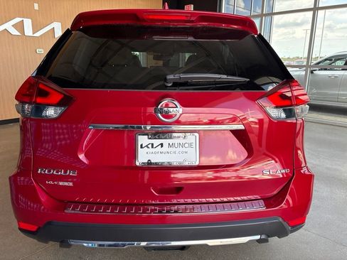 Used 2017 Nissan Rogue SL AWD/4WD image 11