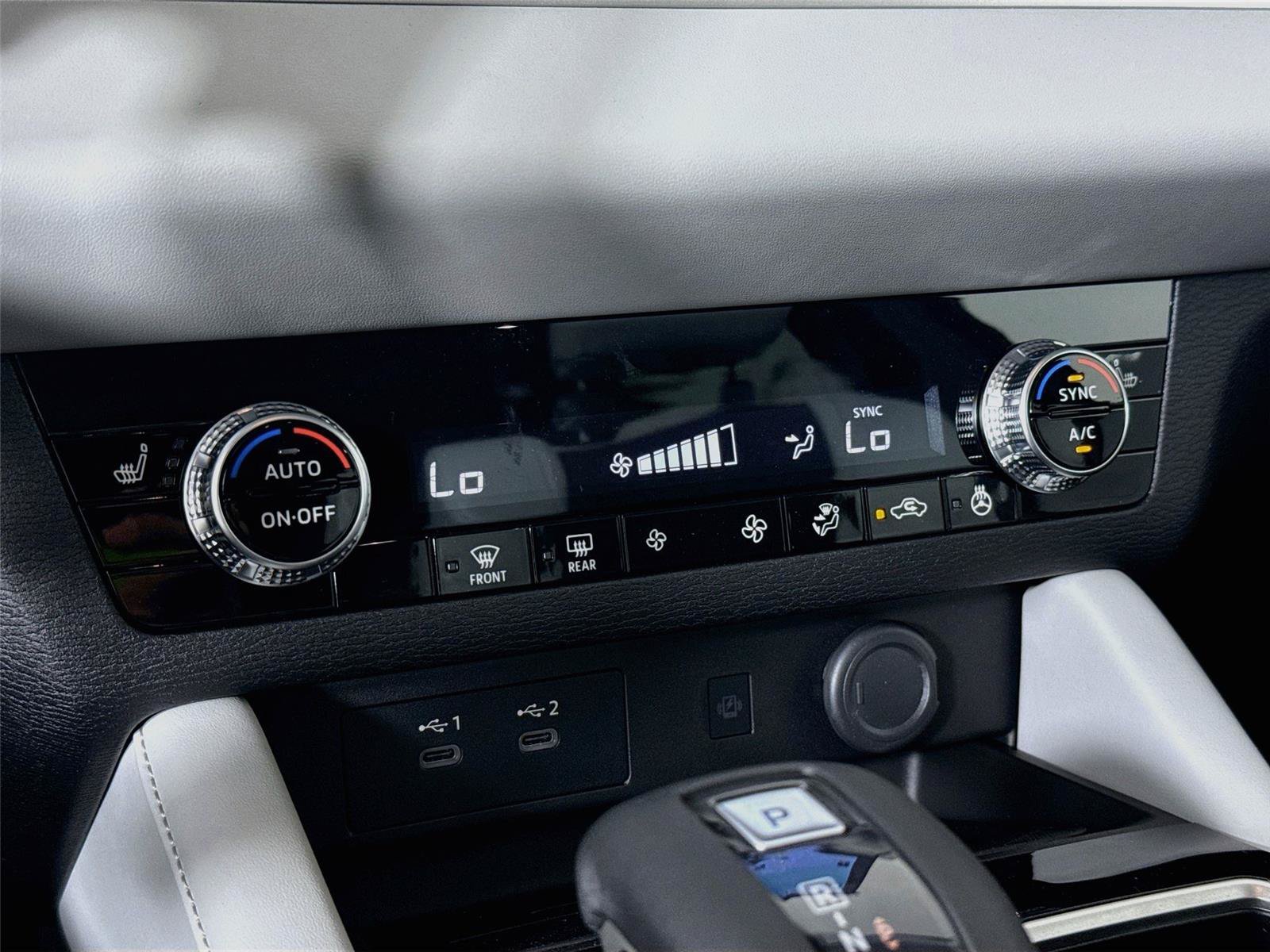New 2026 Mitsubishi Outlander SE FWD image 13