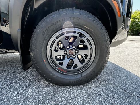 New 2026 Nissan Frontier PRO-4X w/ Tow Package AWD/4WD image 9