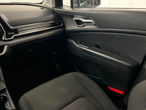 Used 2024 Kia Sportage LX image 11
