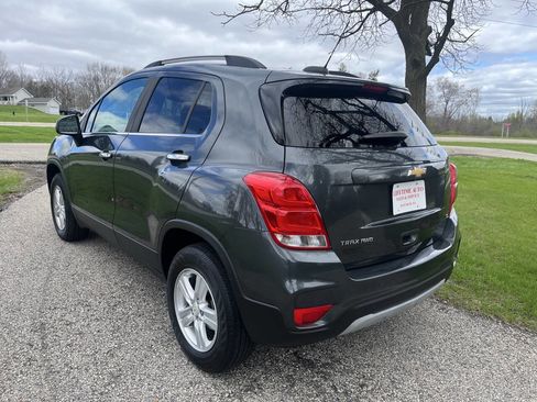 Used 2018 Chevrolet Trax LT w/ LT Convenience Package AWD/4WD image 3