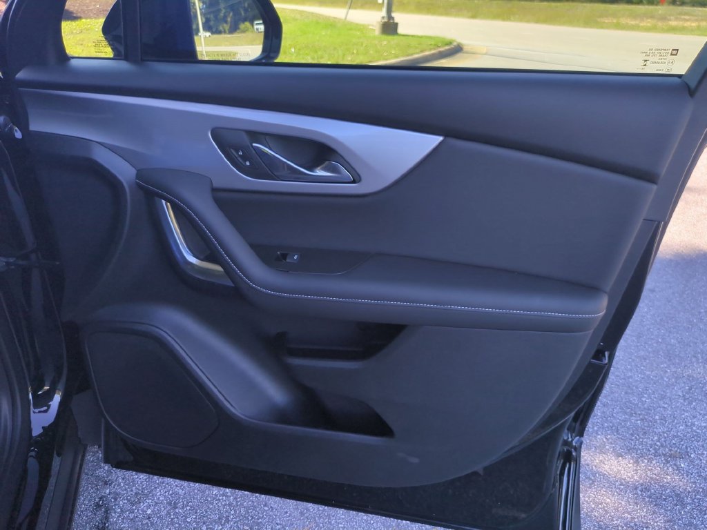 New 2026 Chevrolet Blazer LT w/ Midnight/Sport Edition FWD image 33