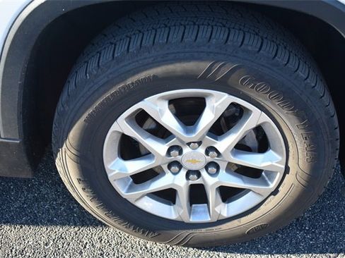 Certified 2019 Chevrolet Traverse LT image 11