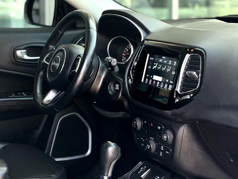 Used 2018 Jeep Compass Latitude w/ Popular Equipment Group image 11