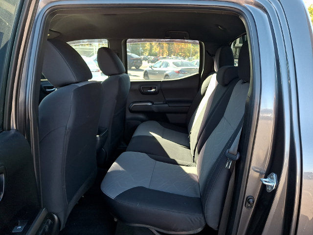Used 2023 Toyota Tacoma TRD Off-Road w/ Technology Package AWD/4WD image 9