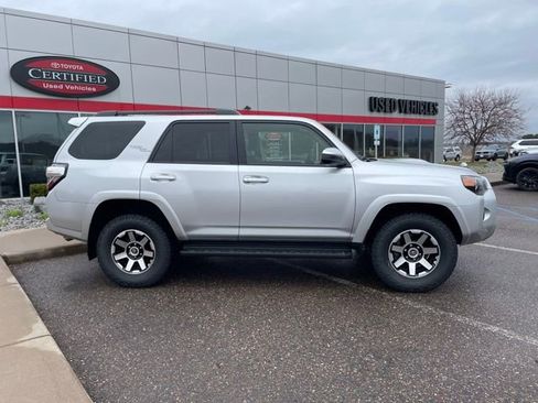Certified 2022 Toyota 4Runner TRD Off-Road image 2