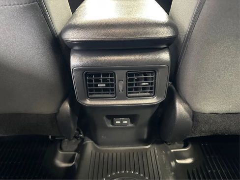 Used 2022 Toyota RAV4 XLE image 24