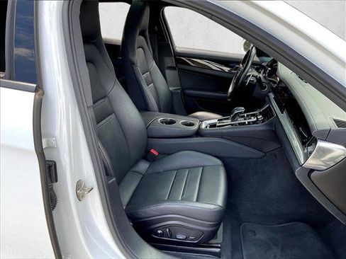 Used 2023 Porsche Panamera image 9