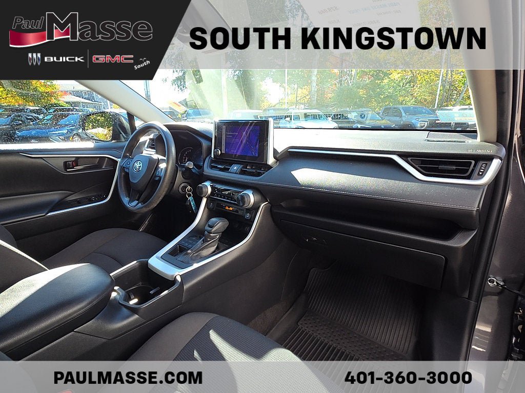 Used 2023 Toyota RAV4 LE AWD/4WD image 32