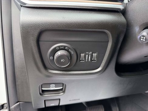 Used 2023 Jeep Grand Cherokee L Summit w/ Advanced Protech Group IV AWD/4WD image 21