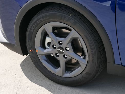 New 2025 Kia K4 LXS image 9