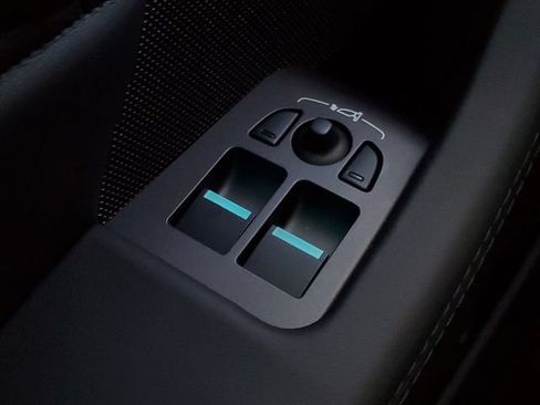 Used 2024 Jaguar F-TYPE Coupe AWD image 17
