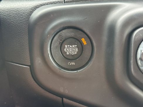 Used 2021 Jeep Wrangler Unlimited Sahara w/ Cold Weather Group AWD/4WD image 22