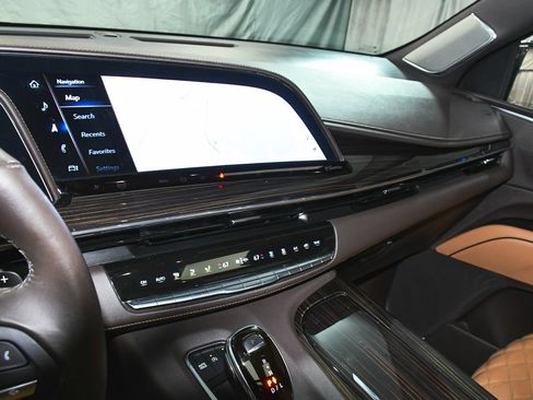 Used 2021 Cadillac Escalade Premium Luxury w/ Driver Assist Tech Package AWD/4WD image 37