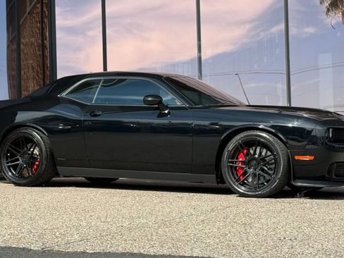 Used 2015 Dodge Challenger SRT Hellcat RWD image 16