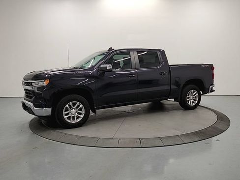 Used 2023 Chevrolet Silverado 1500 LT AWD/4WD image 5