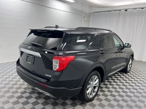 Used 2022 Ford Explorer XLT w/ Equipment Group 202A image 5