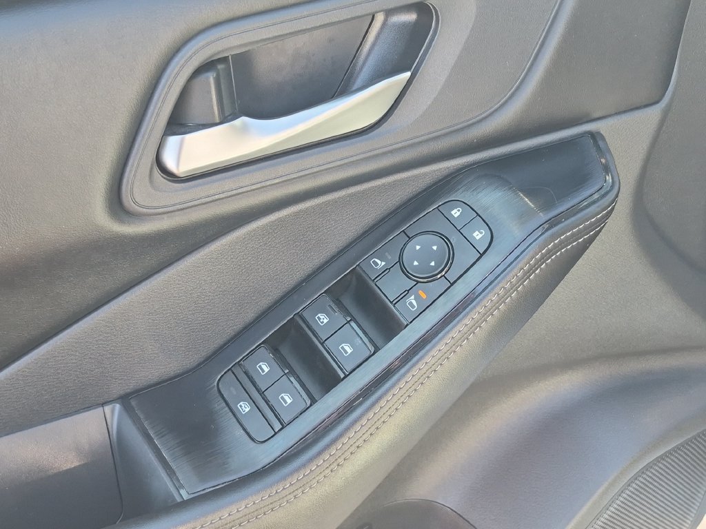 Certified 2025 Nissan Rogue SV FWD image 13