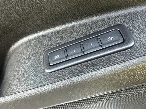 Used 2020 GMC Yukon XL Denali image 20