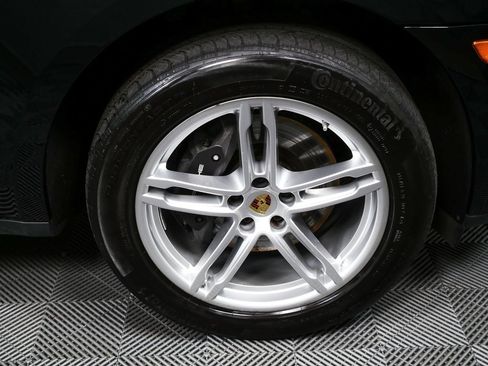 Certified 2022 Porsche Macan AWD image 39