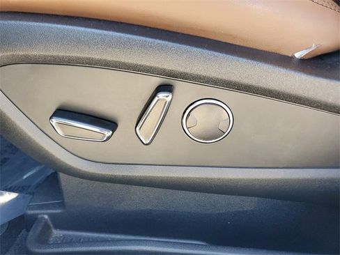 Used 2021 Lincoln Nautilus Reserve w/ Equipment Group 202A image 19