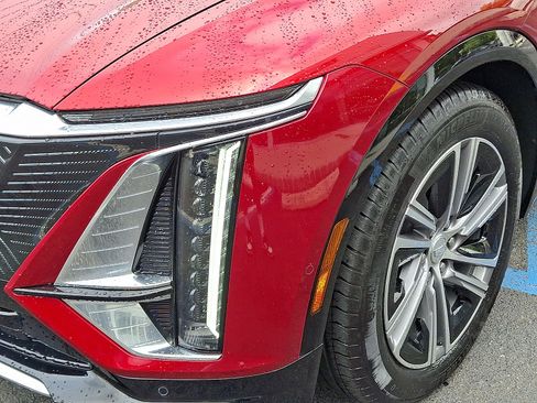 Certified 2024 Cadillac Lyriq Luxury AWD/4WD image 12