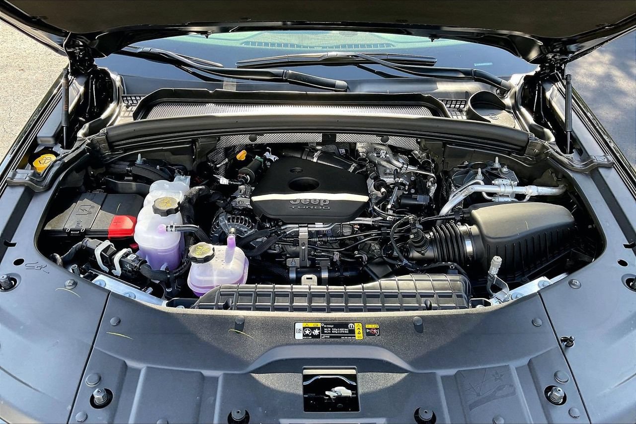 New 2026 Jeep Grand Cherokee Altitude AWD/4WD image 32