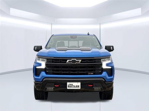 Used 2025 Chevrolet Silverado 1500 LT Trail Boss w/ Convenience Package II AWD/4WD image 12