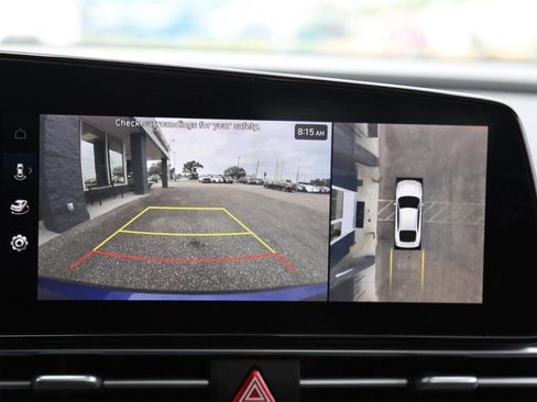 Used 2024 Hyundai Elantra Limited image 31