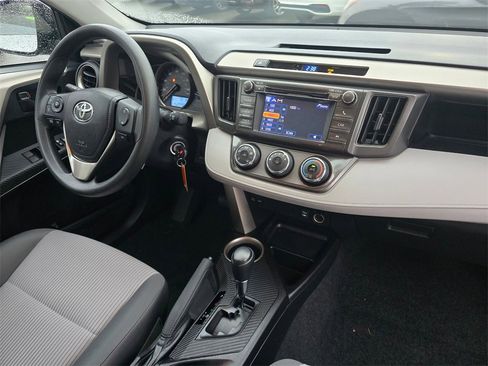 Used 2013 Toyota RAV4 LE image 11