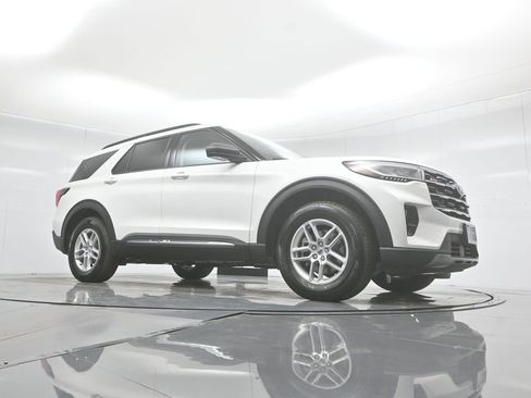 New 2025 Ford Explorer Active w/ Active Comfort Package image 46