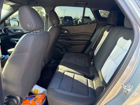 Certified 2025 Chevrolet Trax RS image 10