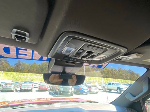 Used 2024 GMC Sierra 1500 Denali AWD/4WD image 19