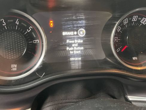 Used 2016 Dodge Challenger SXT RWD image 11