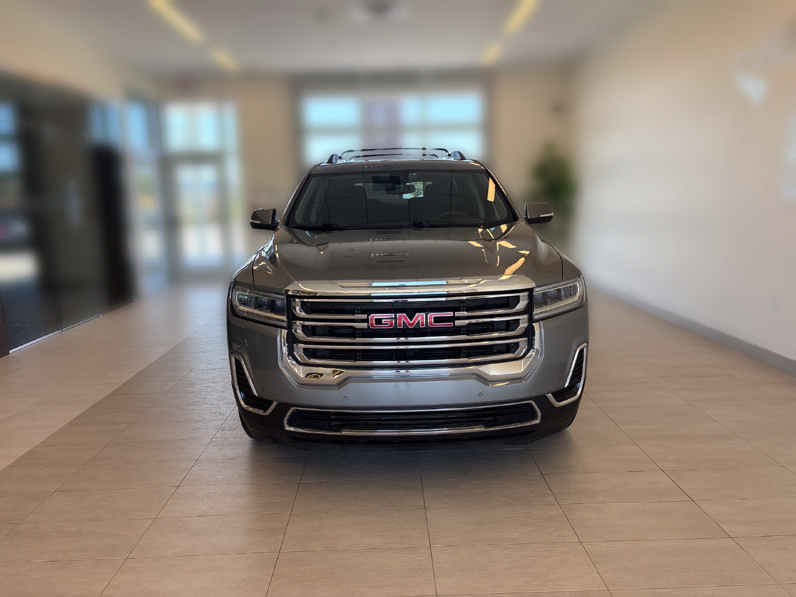 Used 2023 GMC Acadia SLE w/ Driver Convenience Package FWD image 5