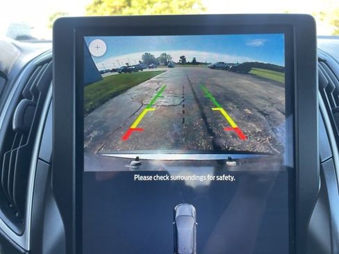 Used 2024 Ford Edge SEL image 25